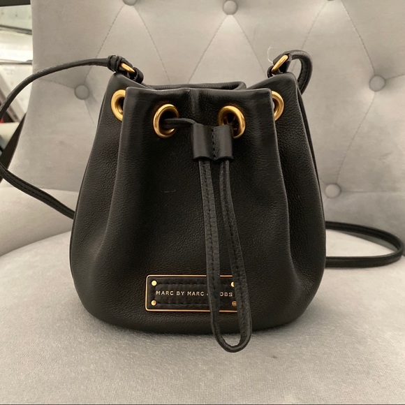 marc jacobs bucket bag
